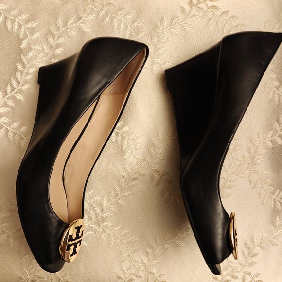 Tory Burch Benton Peep Toe Nappa Leather Black Wedge Heels Size 9.5 - Picture 4 of 7